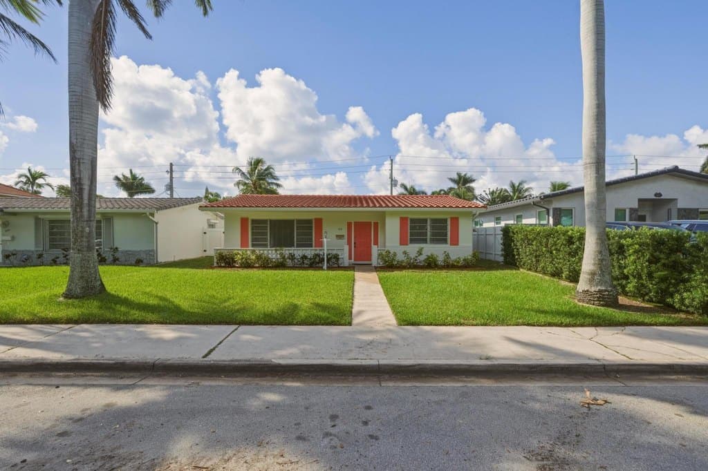 3 bedroom house for sale at 1114 Johnson St Hollywood 33019 - $675,000