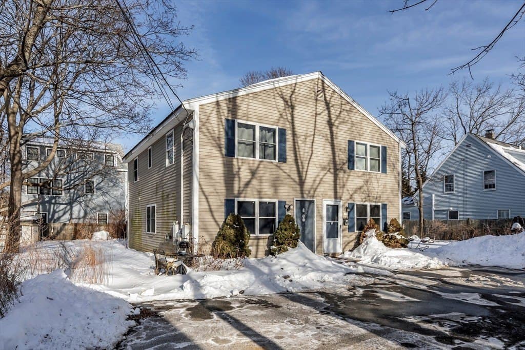 4 bedroom multi-family for sale at 24 Franklin Pl Beverly - $800,000