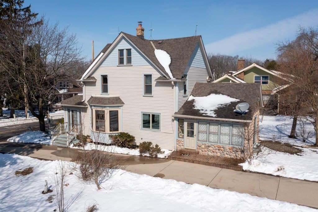 3 bedroom house for sale at W156N11580 Pilgrim Rd Germantown 53022 - $380,000