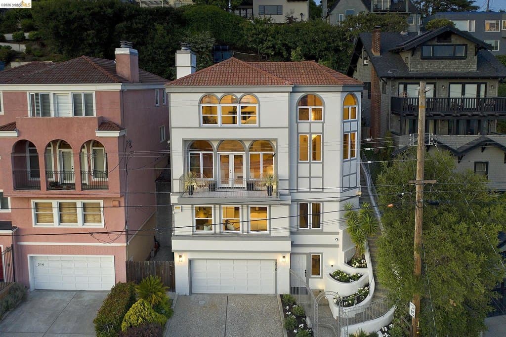 5 bedroom house for sale at 210 Scenic Ave Piedmont 94611 - $2,860,000