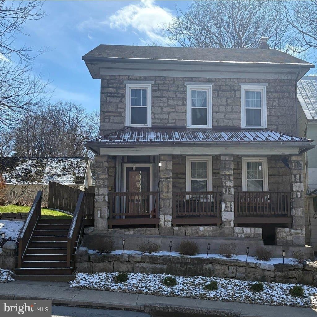2 bedroom house for sale at 320 E Bishop St Bellefonte - $255,000