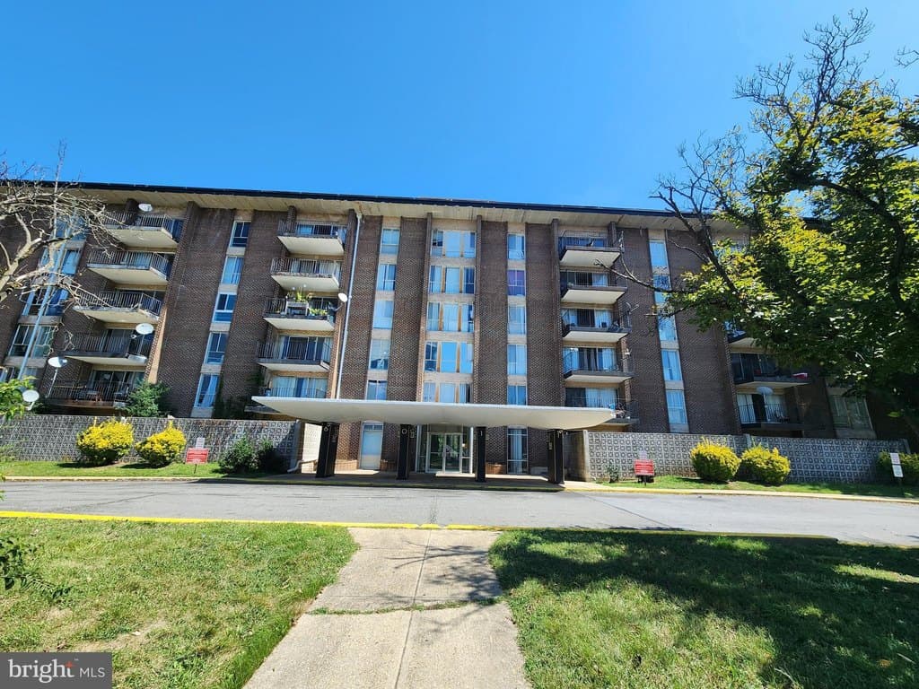 2 bedroom condo for sale at 6011 Emerson St Apt 616 Bladensburg - $40,000