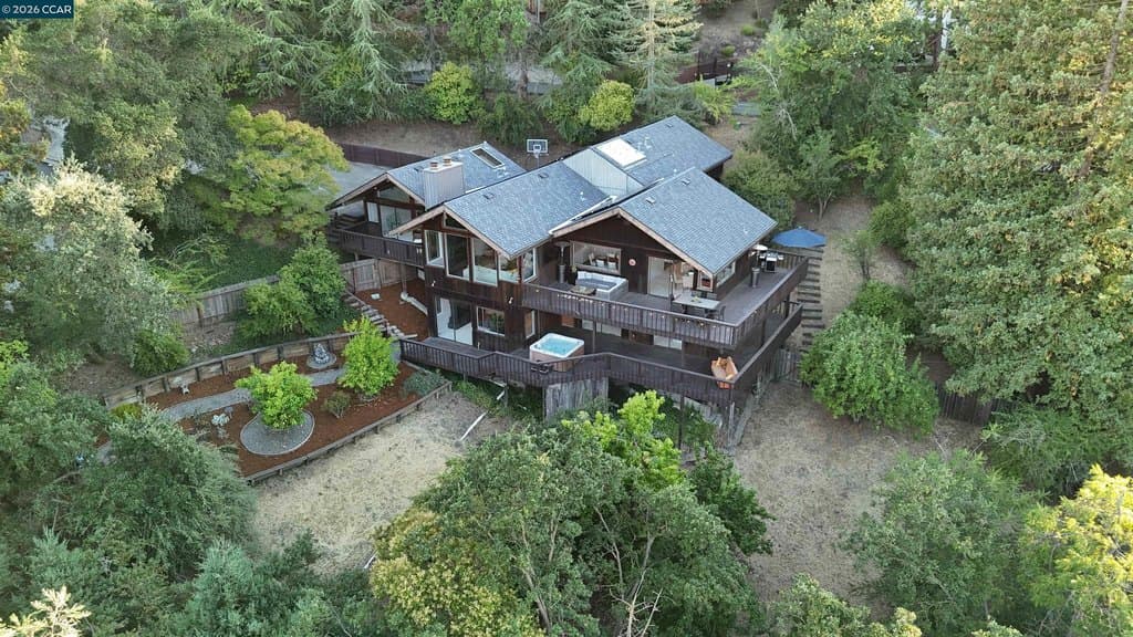 4 bedroom house for sale at 130 Hillcroft Way Acalanes Ridge - $1,748,000