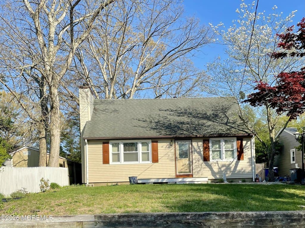 3 bedroom house for sale at 1402 Chicopee Ave Point Pleasant 08742 - $600,000