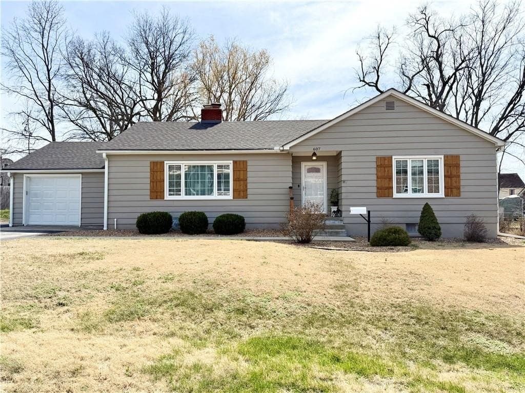 3 bedroom house for sale at 607 W Dakota St Butler - $229,000