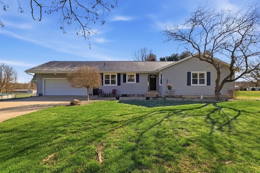 3 bedroom house for sale at 754 Touby Ln Mansfield 44903 - $350,000