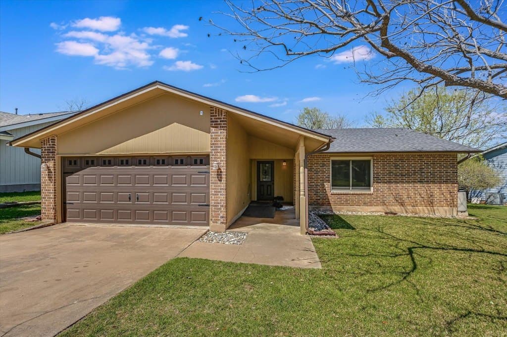 3 bedroom house for sale at 606 Splitrock St Round Rock - $319,000