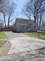 3 bedroom house for sale at 33511 Pierce St Garden City 48135 - $129,000