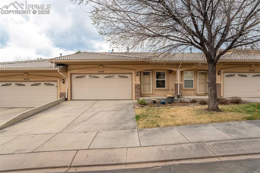 3 bedroom townhouse for sale at 4760 Iron Horse Villas Pt Colorado Springs - $400,000