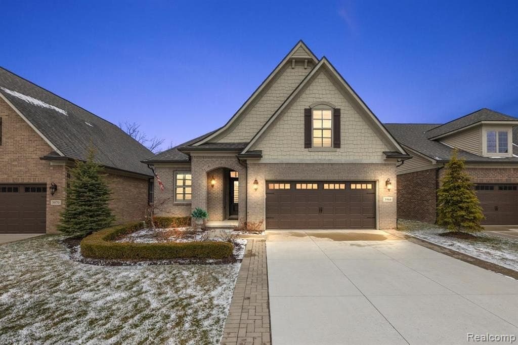 4 bedroom condo for sale at 3968 Vendome Dr Auburn Hills - $829,000