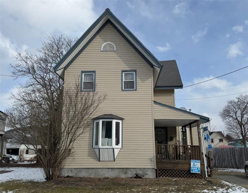 3 bedroom house for sale at 18 Stephens St Canisteo - $189,900