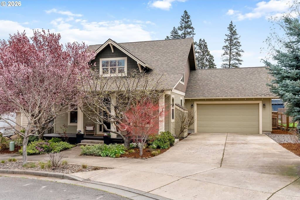 4 bedroom house for sale at 913 Falcon Ct Hood River 97031 - $745,000