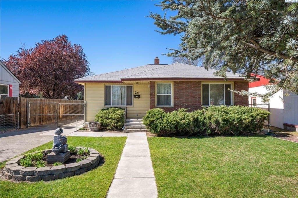 2 bedroom house for sale at 29 N Jean St Kennewick - $315,000
