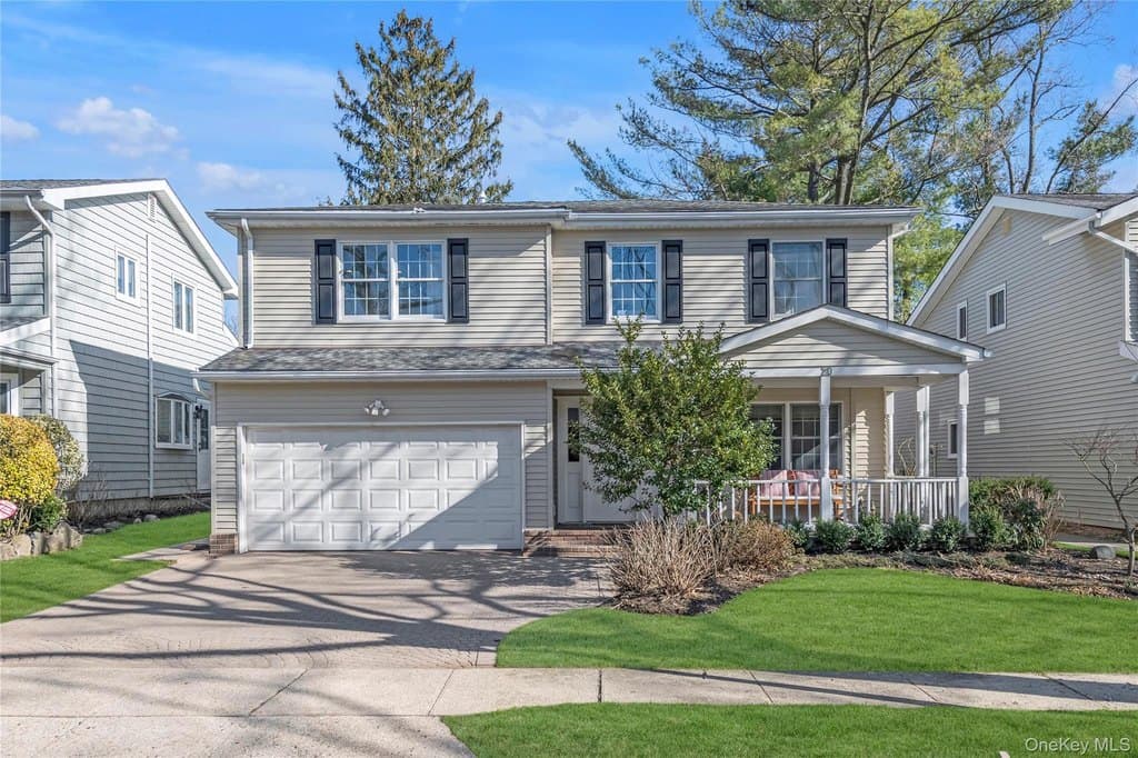 4 bedroom house for sale at 20 Sea Gull Ln Port Washington 11050 - $1,450,000