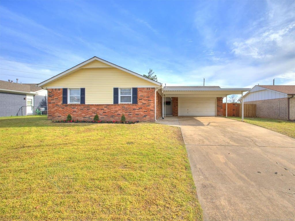 3 bedroom house for sale at 702 Trinidad Dr Sand Springs 74063 - $219,000