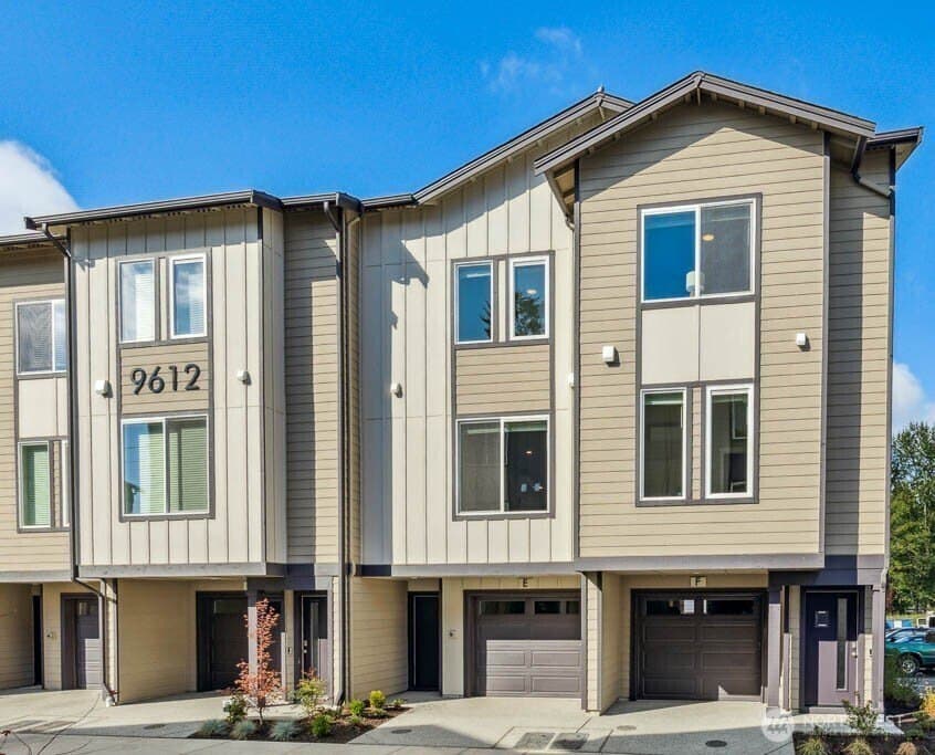 3 bedroom townhouse for sale at 14707 87th Ave SE Unit KK3 Cathcart - $684,995