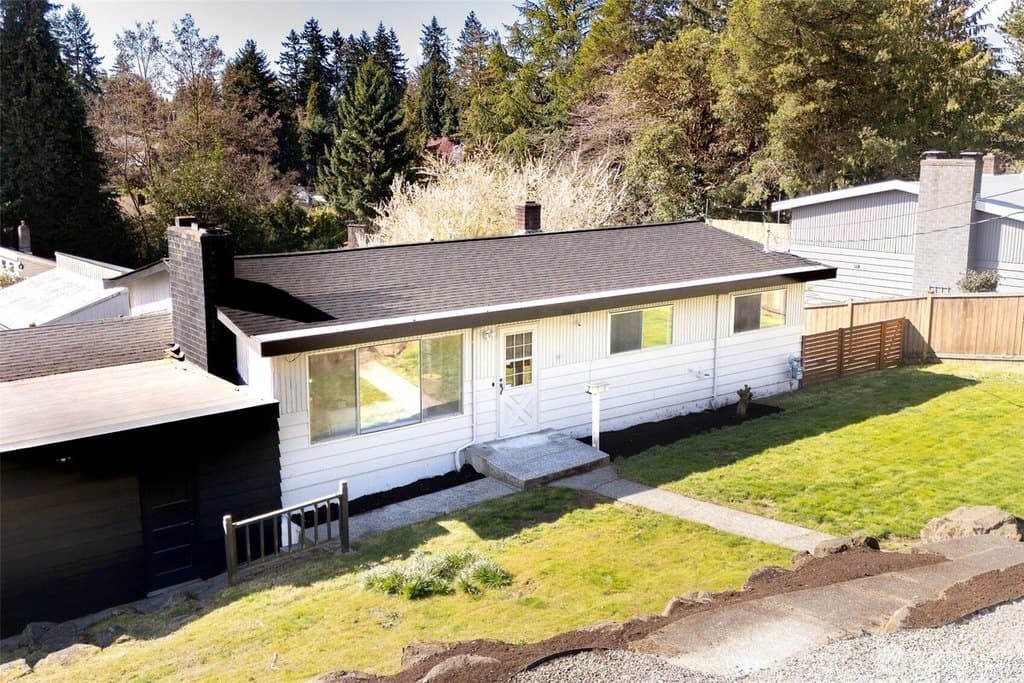 5 bedroom house for sale at 105 SW 129th St Burien 98146 - $650,000