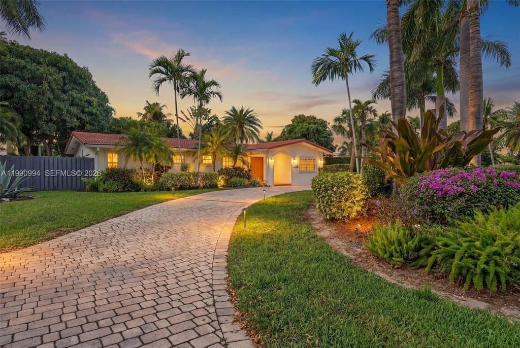 4 bedroom house for sale at 1661 Bel Air Ave Pompano Beach - $1,399,000