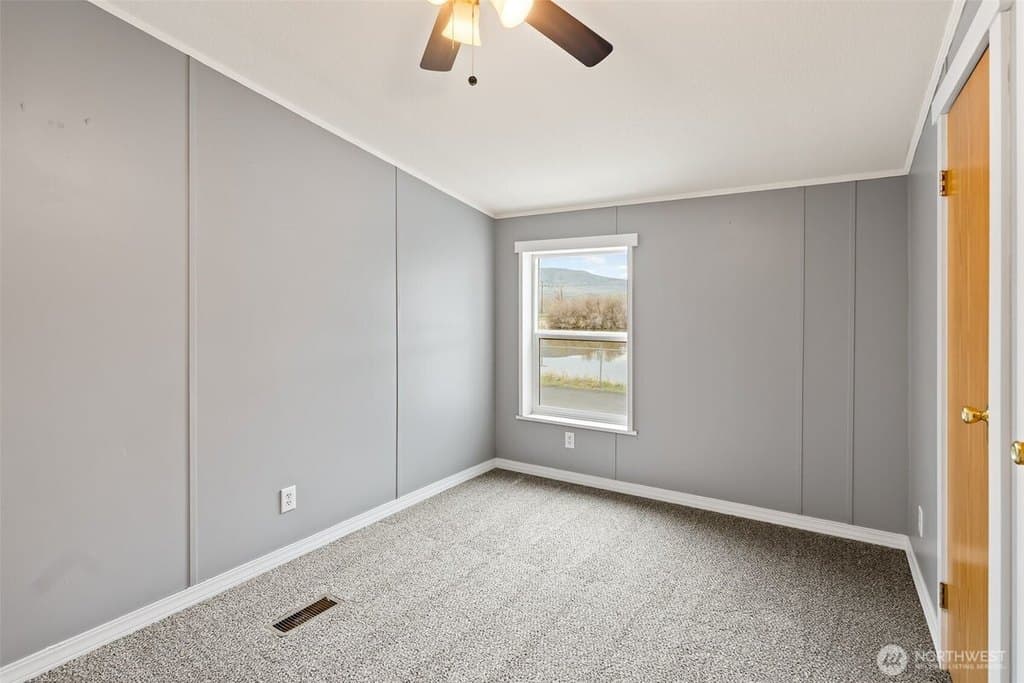 3 bedroom mobile home for sale at 2900 S Canyon Rd Unit 110 Ellensburg 98926 - $89,500