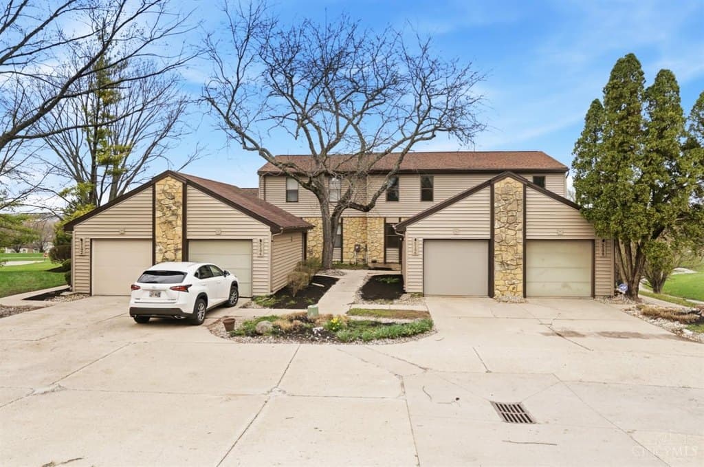 2 bedroom condo for sale at 5196 Putters Cir Beckett Ridge - $208,000