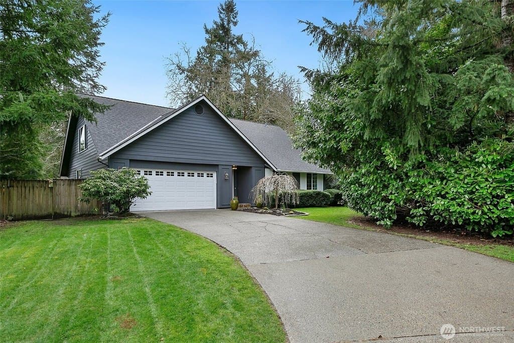 4 bedroom house for sale at 14203 NE 63rd Ct Redmond 98052 - $1,600,000