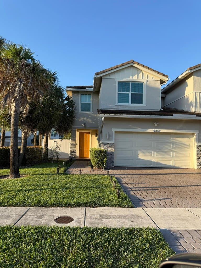3 bedroom townhouse for sale at 1067 Rio Ct Unit 1067 Deerfield Beach - $589,000