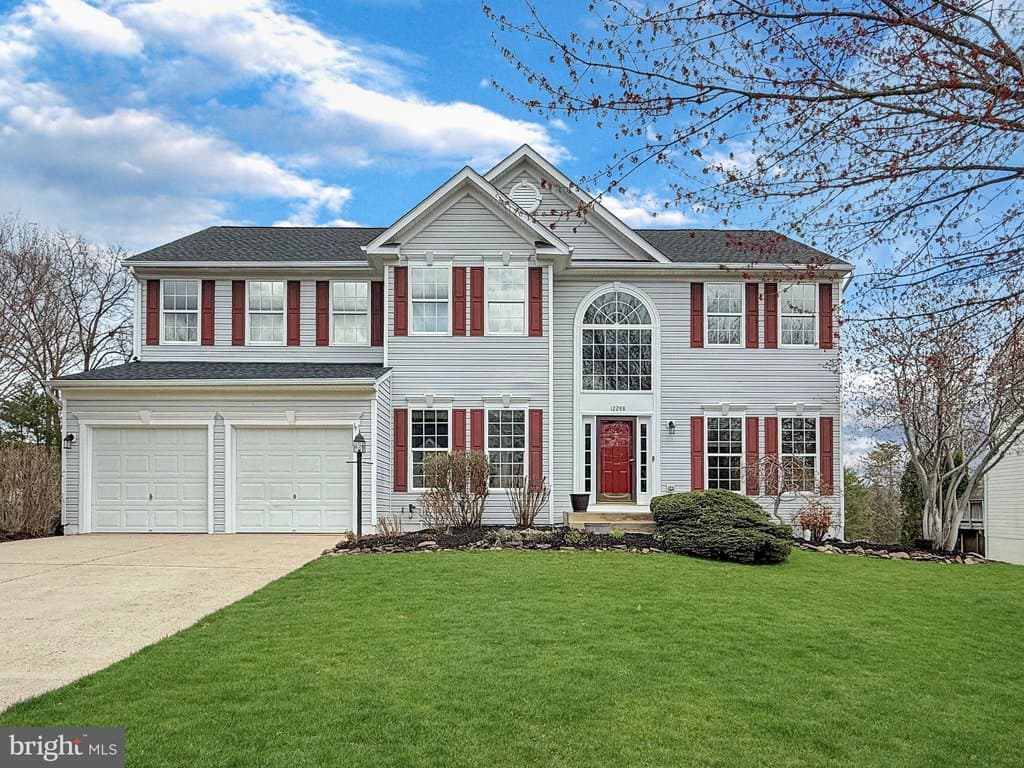 4 bedroom house for sale at 12288 Grimsby Ln Bristow - $819,000