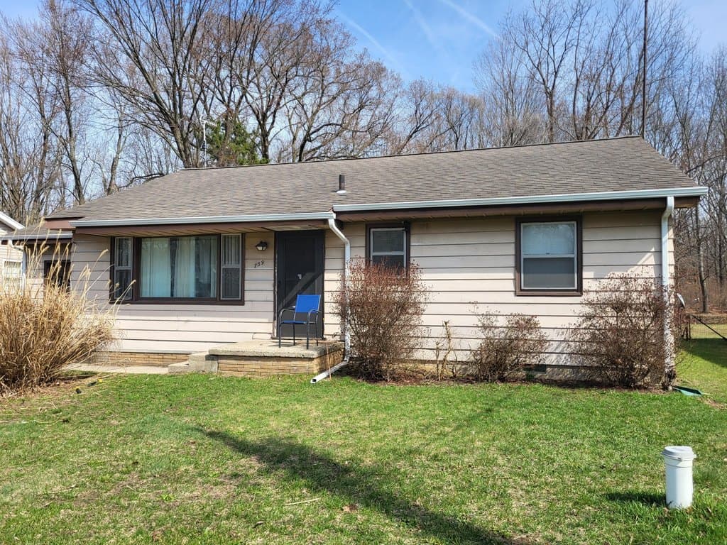 3 bedroom house for sale at 739 Dixie Dr Benton Harbor - $129,900