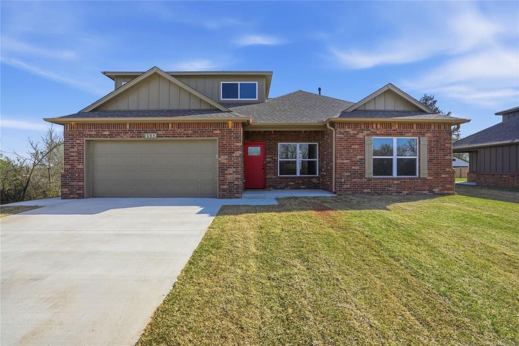 4 bedroom house for sale at 1532 E Grayson Ave Sapulpa 74066 - $319,900