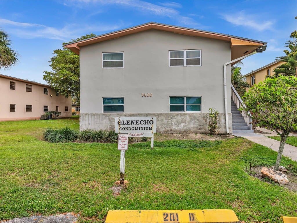 3 bedroom condo for sale at 7430 Kimberly Blvd Unit 102D North Lauderdale - $199,000