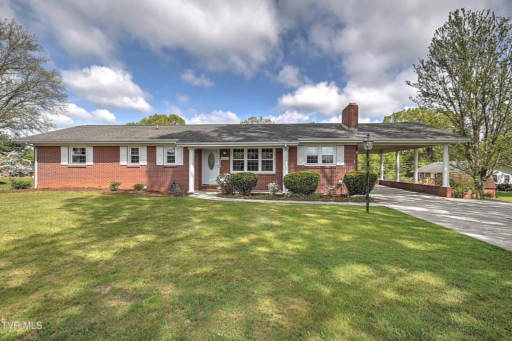 3 bedroom house for sale at 879 NE Wayne Ave Abingdon - $309,900