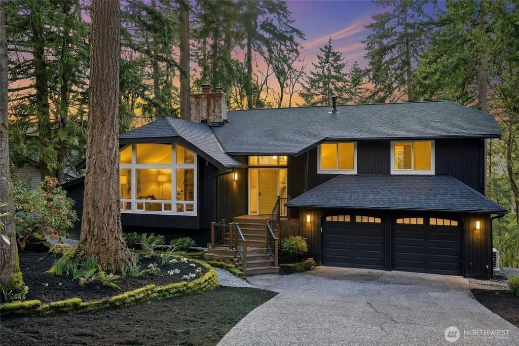 4 bedroom house for sale at 145 MT Pilchuck Ave SW Issaquah 98027 - $1,585,000
