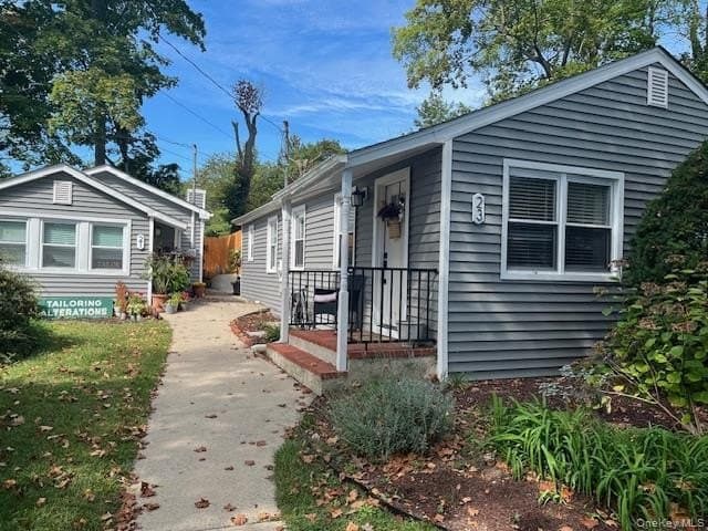 3 bedroom house for sale at 23 West Dr Port Washington 11050 - $1,485,000