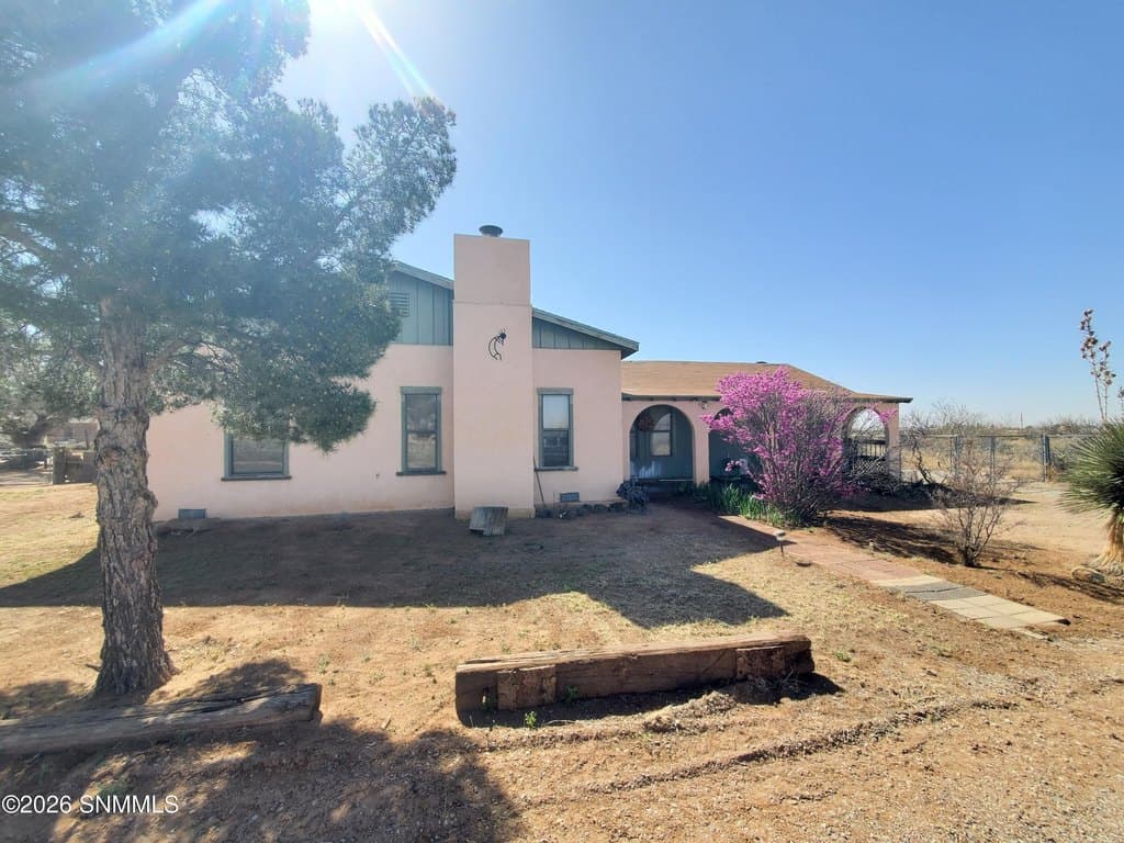 3 bedroom house for sale at 9204 Butterfield Blvd Butterfield Park - $160,000