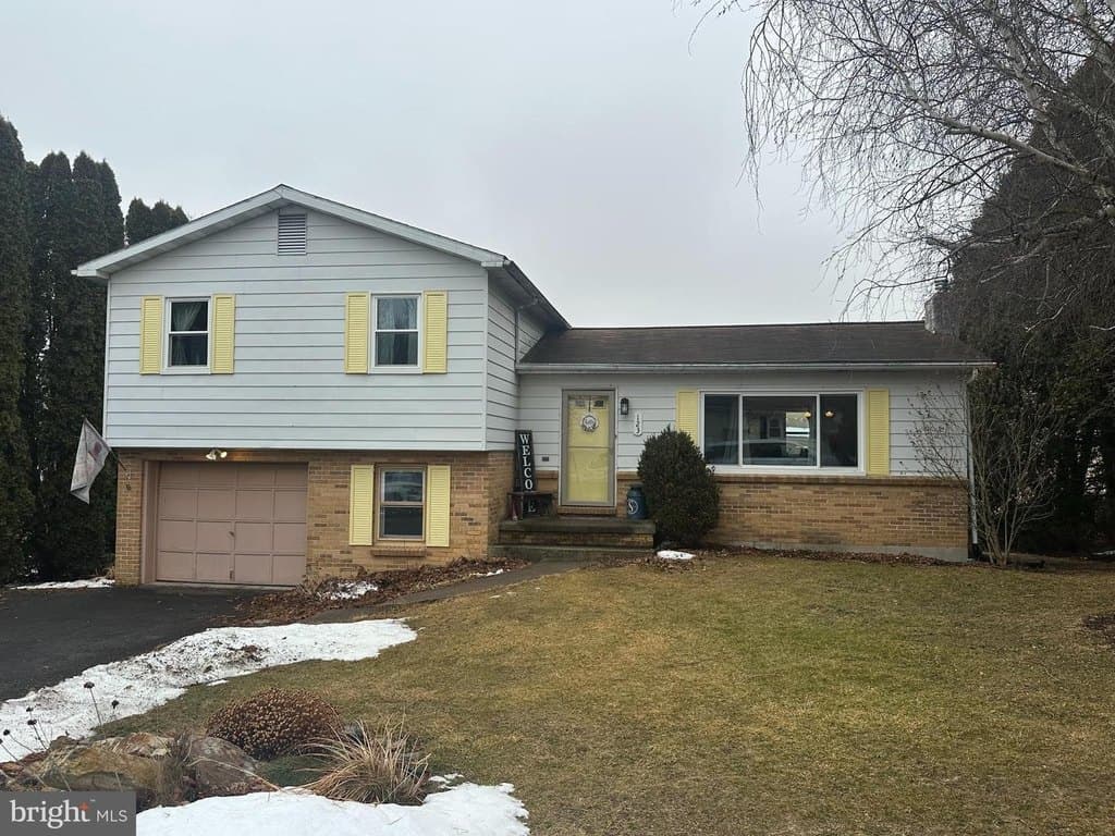 3 bedroom house for sale at 123 Ridge Ave Centre Hall - $279,900