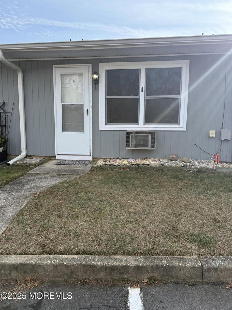 1 bedroom condo for sale at 479 Dartmoor Ct Unit B Leisure Village 08701 - $127,900