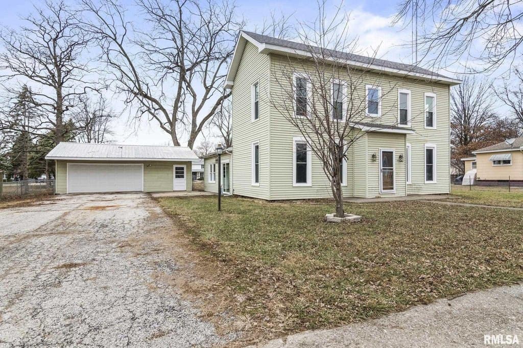 3 bedroom house for sale at 442 S 6th St Auburn - $197,900