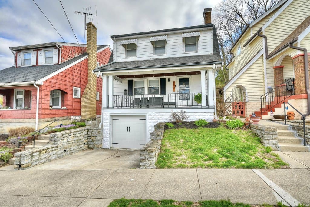 3 bedroom house for sale at 803 Taylor Ave Bellevue - $330,000