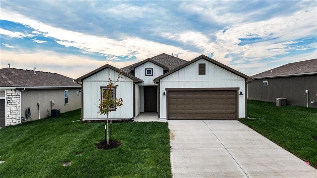4 bedroom house for sale at 32735 W 176th Ter Gardner 66030 - $387,140
