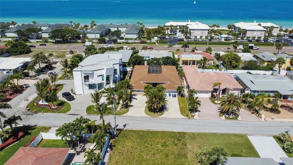 5 bedroom house for sale at 2504 Hibiscus Dr W Belleair Beach - $1,175,000