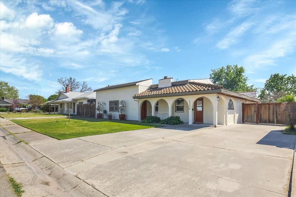 4 bedroom house for sale at 2236 Shaw St Sacramento - $495,000