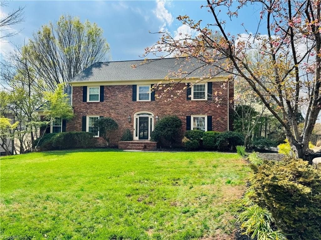 5 bedroom house for sale at 3735 Sagamore Dr Greensboro - $749,900