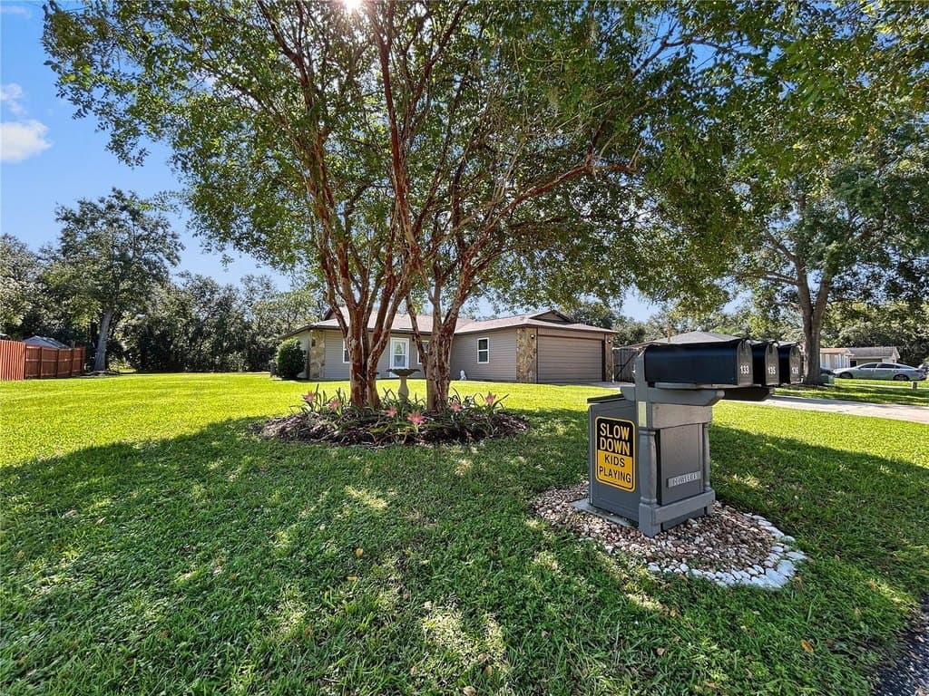 3 bedroom house for sale at 136 Paul Revere Rd Alturas - $317,500