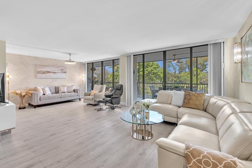 2 bedroom condo for sale at 2804 N 46th Ave Apt C330 Hollywood 33021 - $520,000