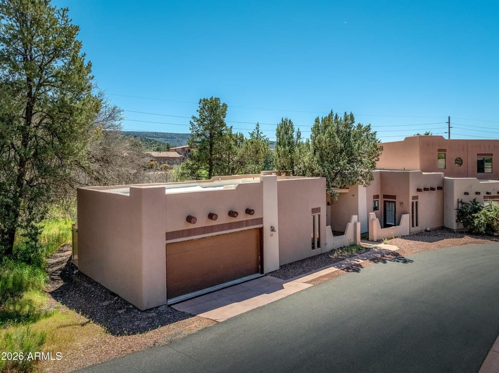 3 bedroom townhouse for sale at 33 Monterey Cir Sedona 86351 - $765,000