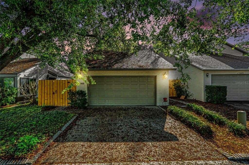 2 bedroom house for sale at 13803 Lazy Oak Dr University - $305,000