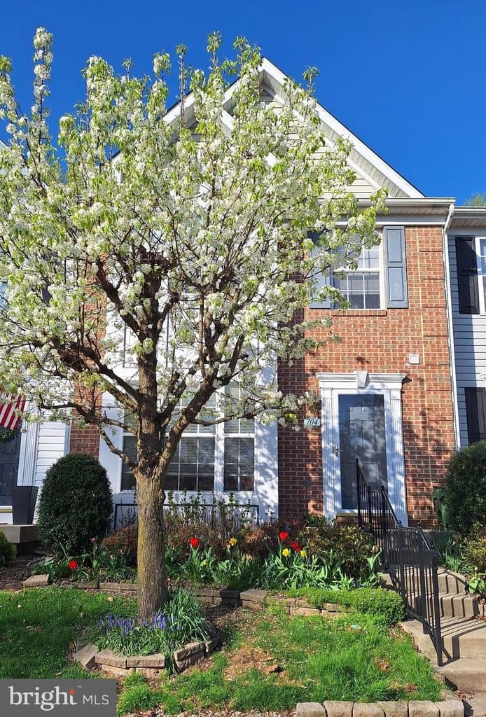 3 bedroom townhouse for sale at 704 Shallow Ridge Ct Abingdon - $365,333