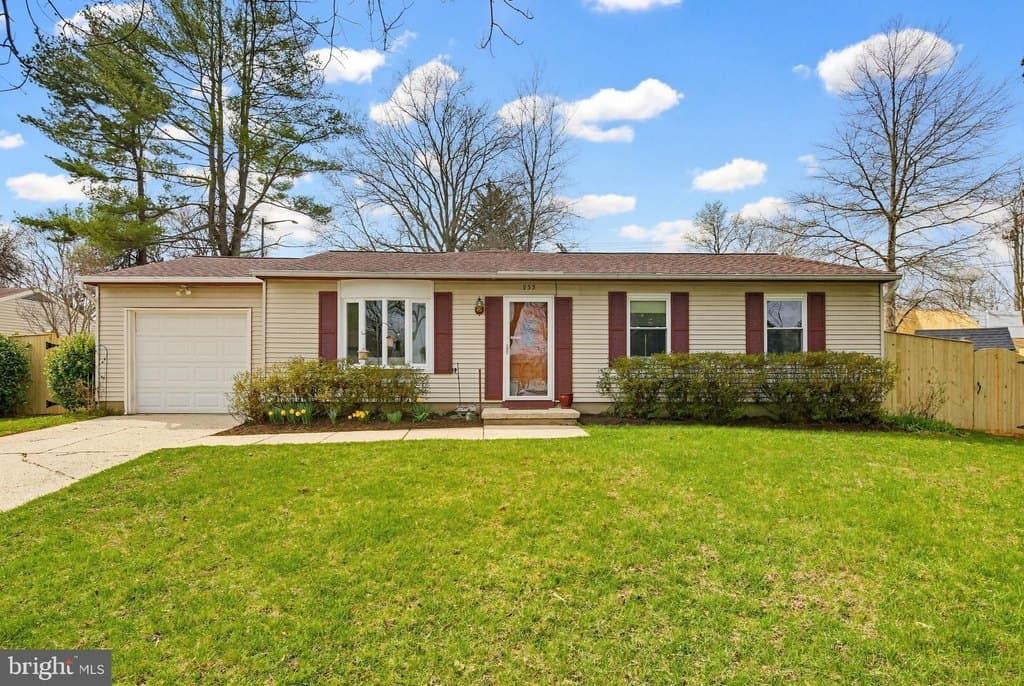 2 bedroom house for sale at 955 Truro Ln Crofton 21114 - $499,900