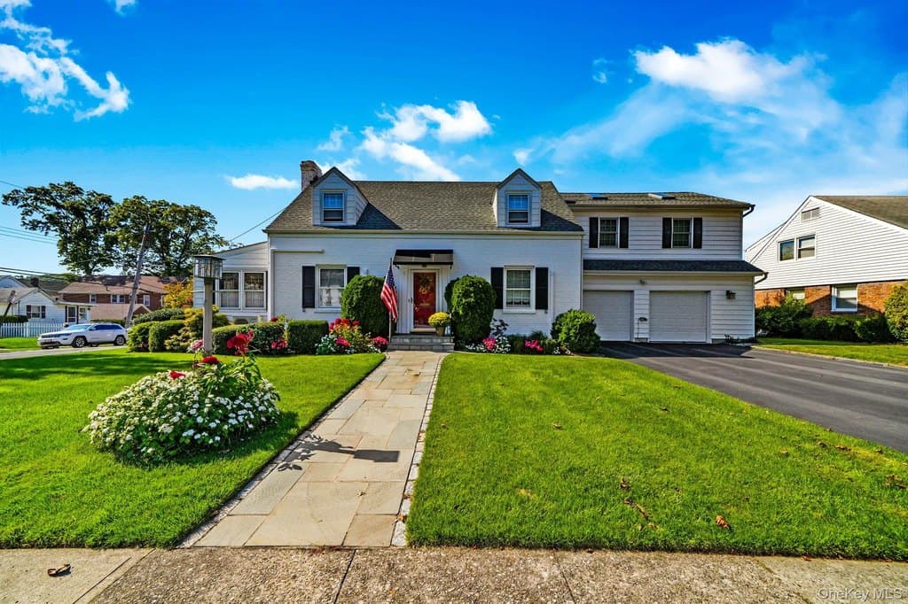 3 bedroom house for sale at 1 Hoover Rd Yonkers 10710 - $910,000