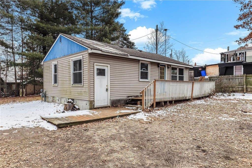 2 bedroom house for sale at 25421 167th St NW Big Lake - $180,000